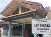 Janji Renovasi Tak Kunjung Terwujud, SMPN 4 Rambang Kuang Masih Rusak Parah